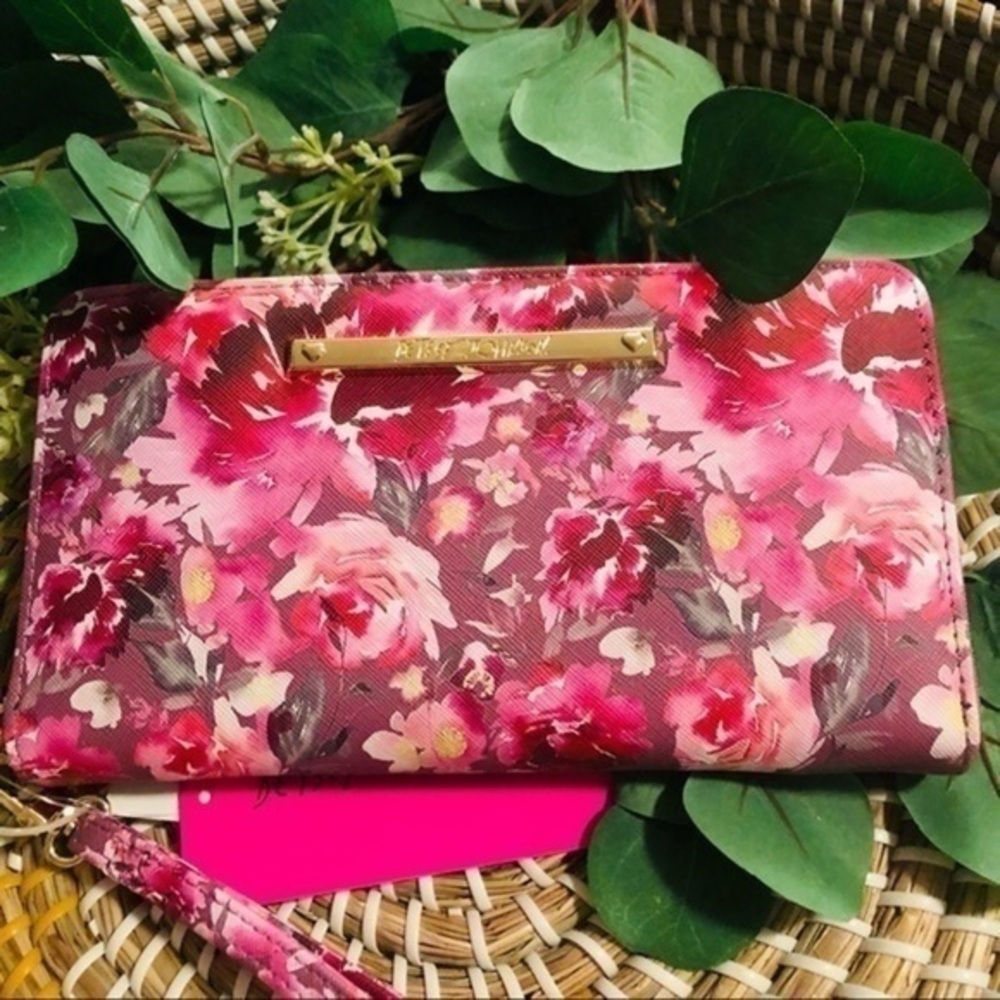 Betsey Johnson Pink Floral Zip Around Wallet Rose Print NWT